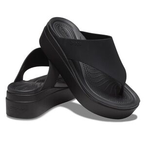 Crocs Women's Brooklyn Platform Flip Flop Lite Ride by Crocs